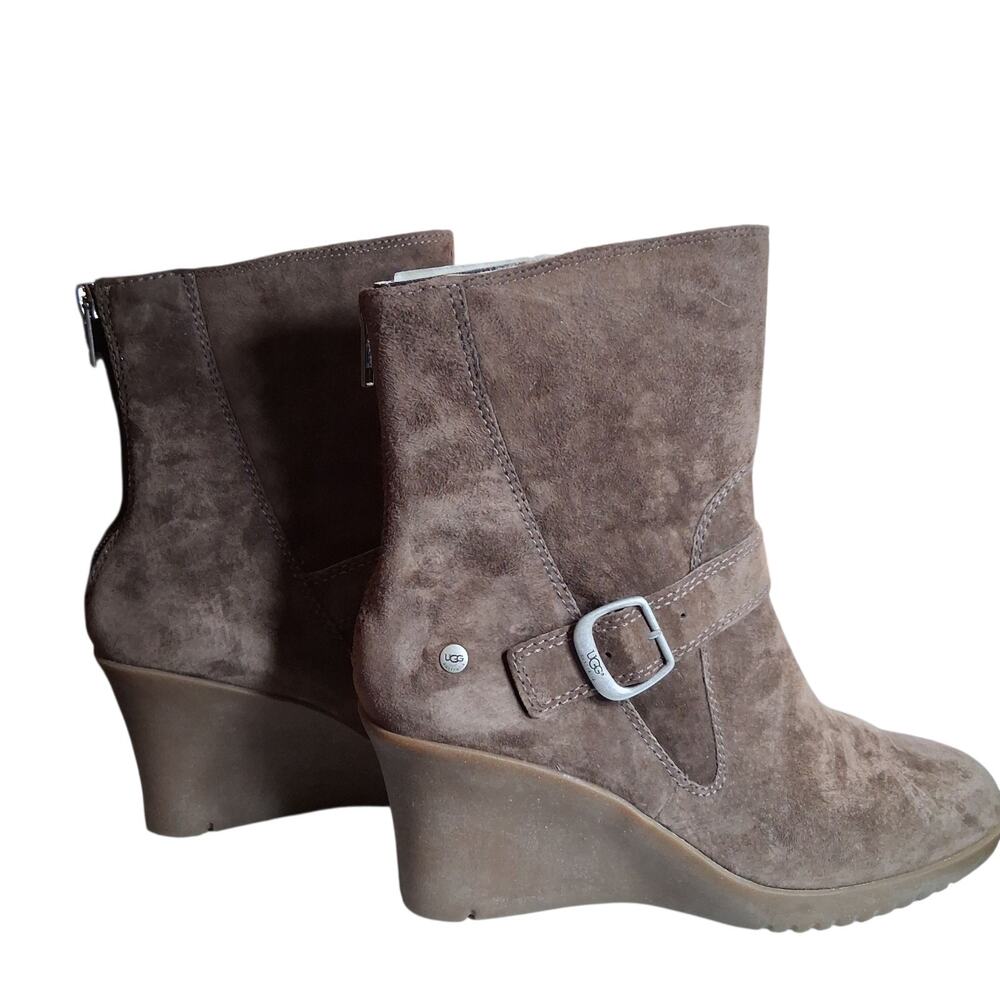 UGG Australia Gisella Brown Suede Wedge Boots With Buckle Sterling Lined Size 10